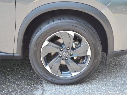 Used 2024 Nissan Rogue SV AWD/4WD image 10