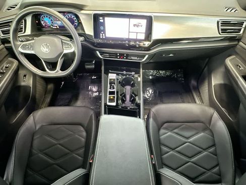 Certified 2024 Volkswagen Atlas Cross Sport SE FWD image 24