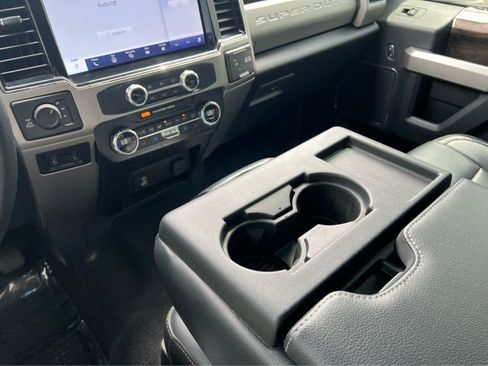 Certified 2022 Ford F350 Lariat w/ Black Appearance Package AWD/4WD image 37