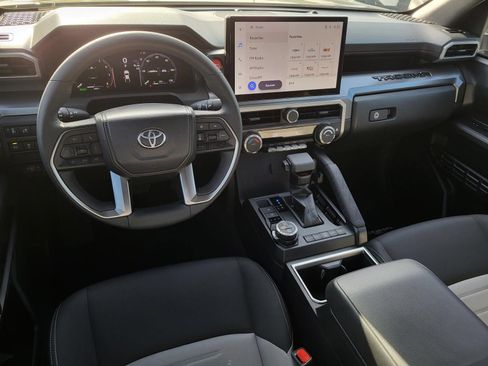 Used 2025 Toyota Tacoma TRD Off-Road AWD/4WD image 14