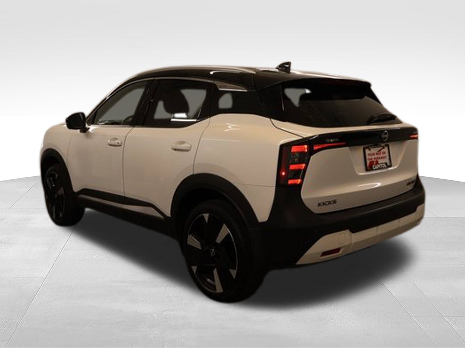 Certified 2025 Nissan Kicks SR AWD/4WD image 4