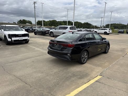 Certified 2024 Kia Forte LXS image 11