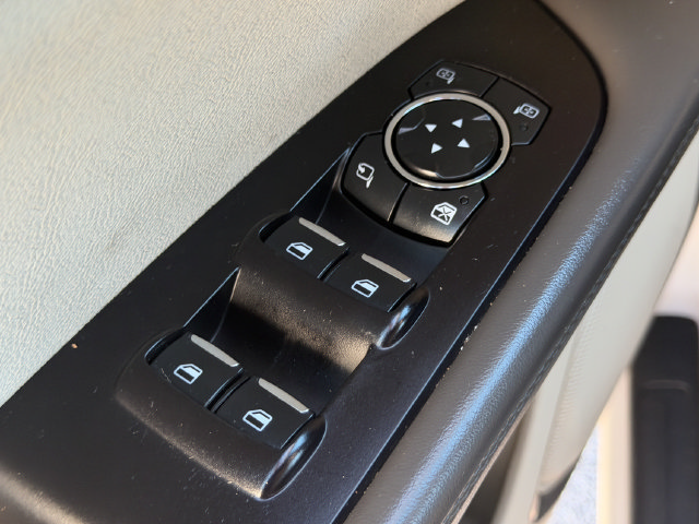 Used 2017 Lincoln MKX Reserve w/ Driver Assistance Package AWD/4WD image 29