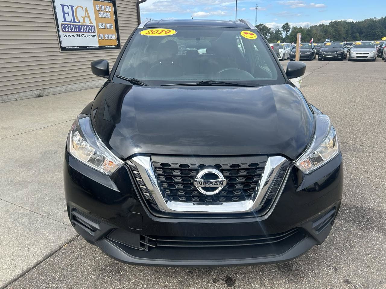 Used 2019 Nissan Kicks S FWD image 2
