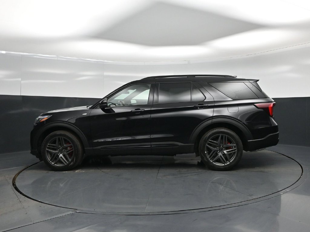 Certified 2026 Ford Explorer ST-Line w/ ST-Line Street Pack AWD/4WD image 25