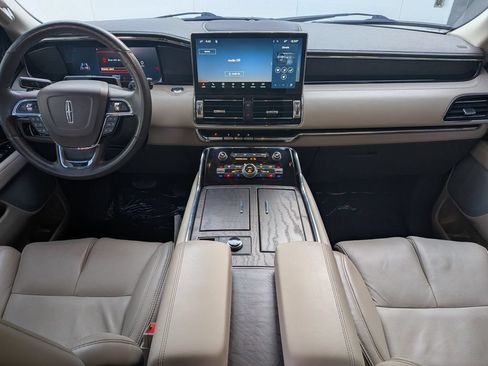 Certified 2024 Lincoln Navigator L Reserve AWD/4WD image 17