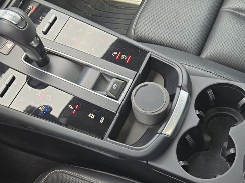 Certified 2023 Porsche Macan Turbo AWD/4WD image 21
