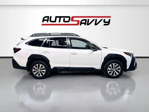 Used 2024 Subaru Outback Premium image 8
