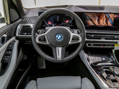 New 2026 BMW X5 xDrive50e w/ M Sport Package image 11