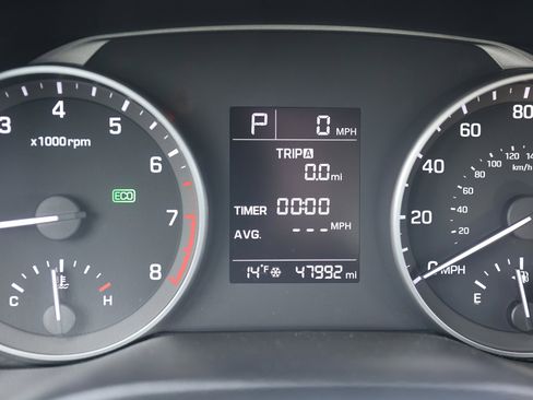 Used 2018 Hyundai Elantra SE image 32