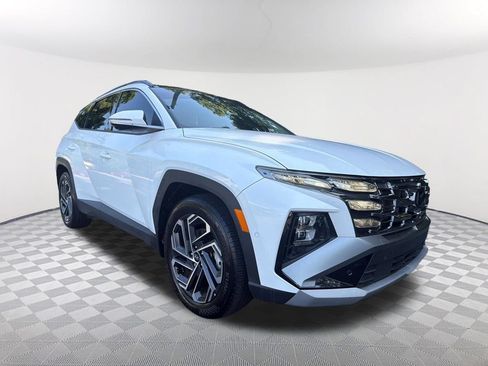 Used 2025 Hyundai Tucson Limited FWD image 3