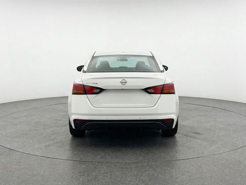 Used 2025 Nissan Altima 2.5 SV FWD image 7