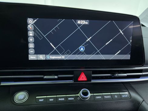 Used 2024 Hyundai Elantra SEL w/ Convenience Package image 22