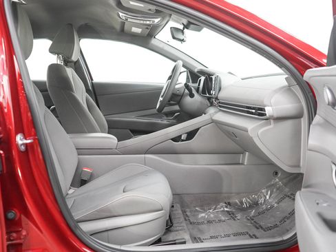 Used 2023 Hyundai Elantra SEL FWD image 11