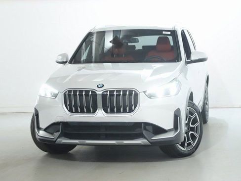 Certified 2025 BMW X1 xDrive28i w/ Convenience Package image 3