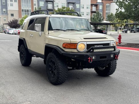 Used 2008 Toyota FJ Cruiser 4WD image 8