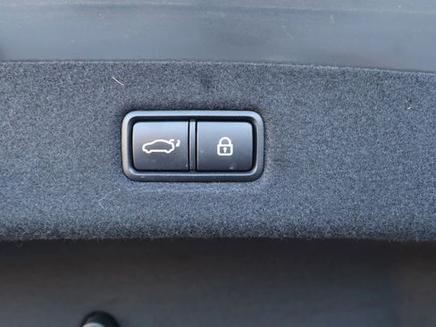 Used 2018 Genesis G90 5.0 Ultimate image 34