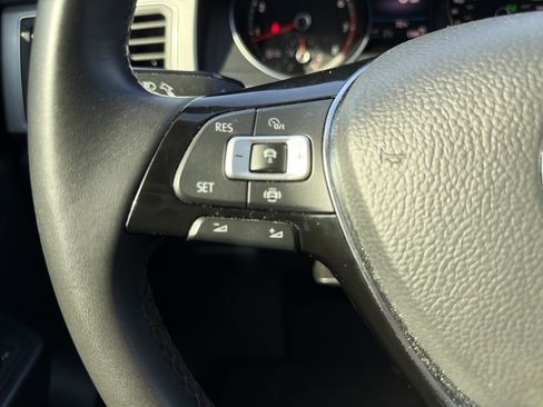 Used 2019 Volkswagen Atlas SE w/ Panoramic Sunroof Package FWD image 22