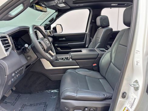 Used 2024 Toyota Sequoia Platinum AWD/4WD image 17
