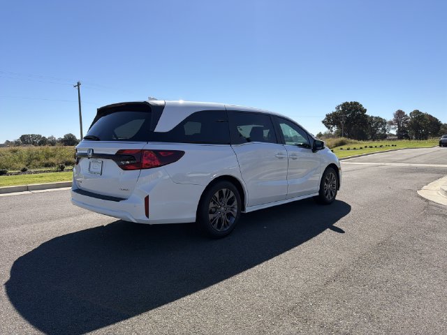 New 2027 Honda Odyssey Touring image 5