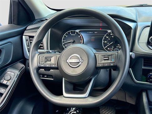 Used 2024 Nissan Rogue SV image 16