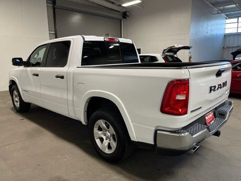 Used 2025 RAM 1500 Big Horn AWD/4WD image 5