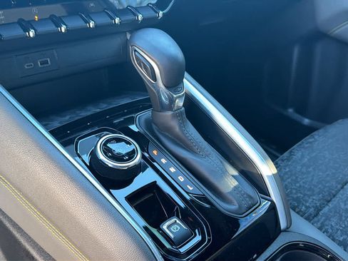 Used 2024 Chevrolet Colorado ZR2 w/ Technology Package image 12