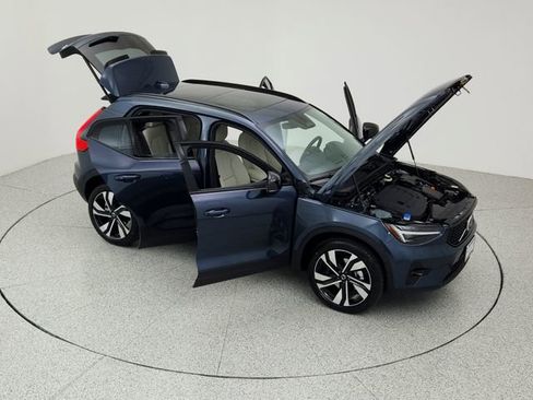 New 2026 Volvo XC40 B5 Ultra w/ Climate Package image 37