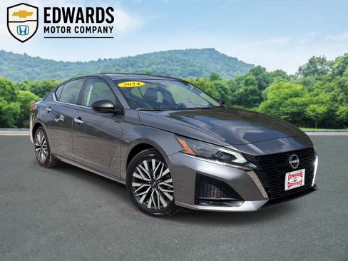 Used 2024 Nissan Altima 2.5 SV image 1