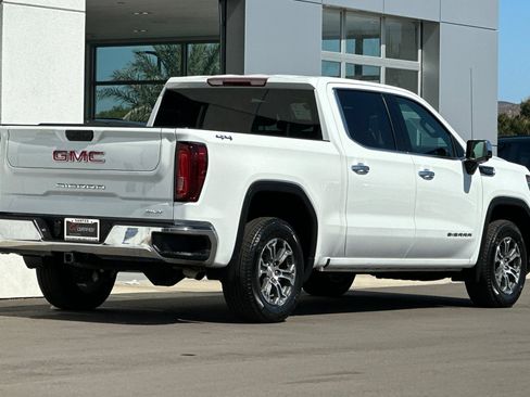 Used 2025 GMC Sierra 1500 SLT AWD/4WD image 4
