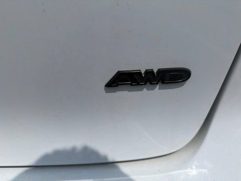 Used 2022 Chrysler Pacifica Touring-L w/ Uconnect Theater Family Group AWD/4WD image 5