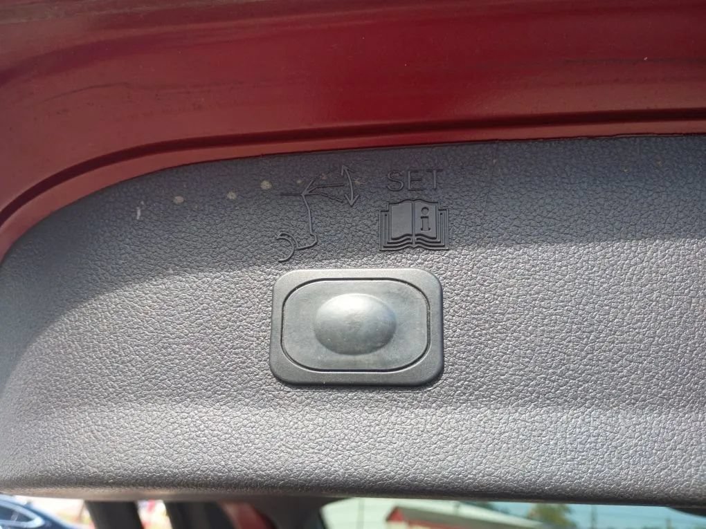 Used 2014 Ford Escape Titanium w/ Equipment Group 401A FWD image 20
