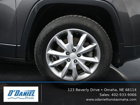 Used 2018 Jeep Cherokee Limited image 42