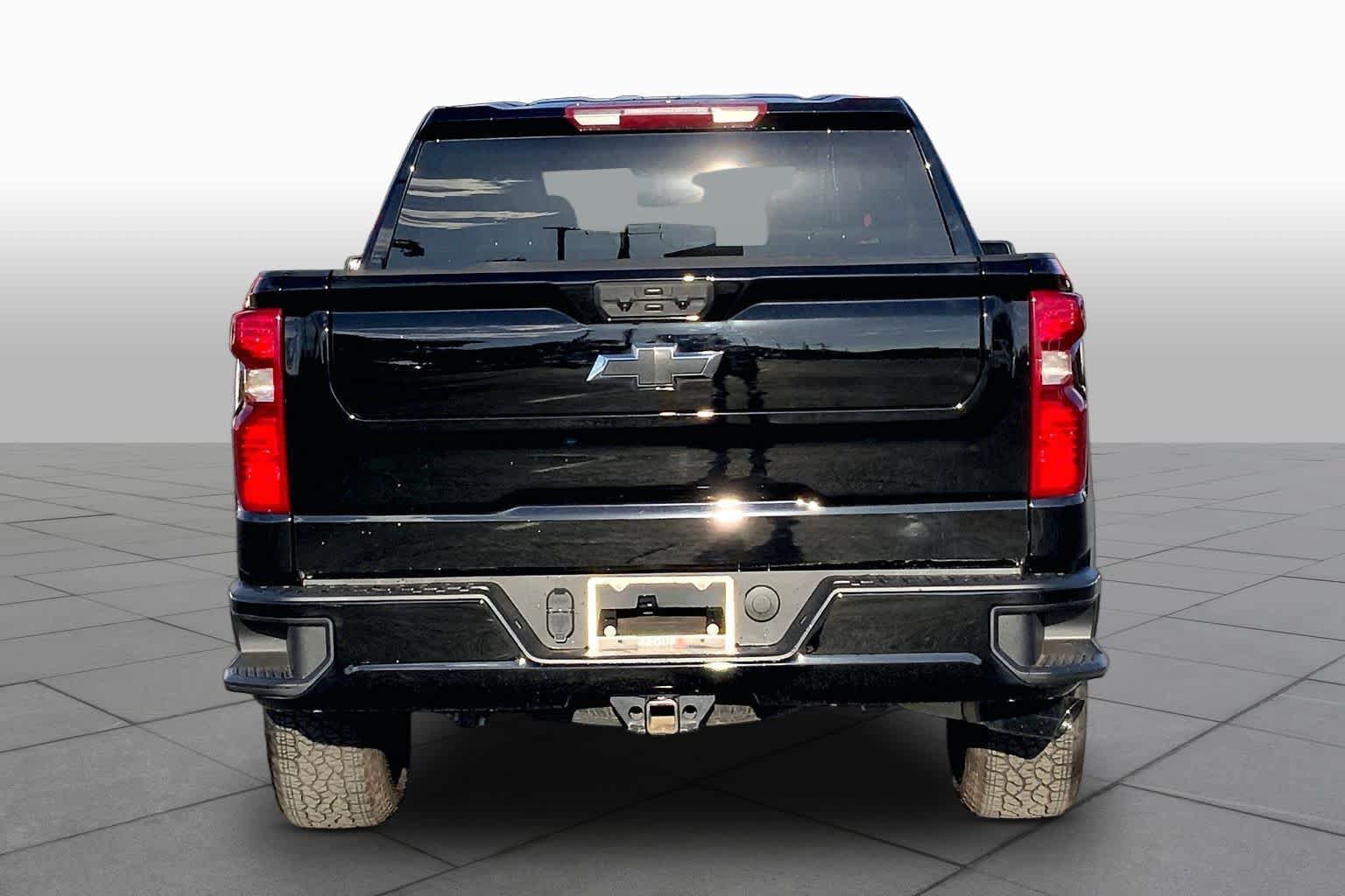 Used 2026 Chevrolet Silverado 1500 Custom w/ Turbomax Blackout Package AWD/4WD image 5