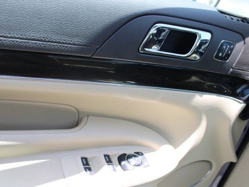 Used 2018 Lincoln MKT AWD w/ Technology Package image 39