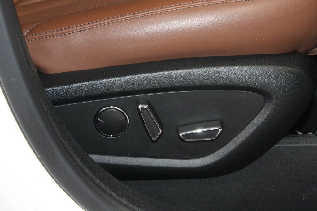 Used 2022 Lincoln Nautilus Reserve w/ Equipment Group 201A FWD image 27
