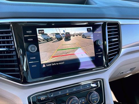 Used 2022 Volkswagen Atlas SEL Premium image 23