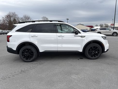 Certified 2023 Kia Sorento S w/ Panoramic Sunroof Package image 2