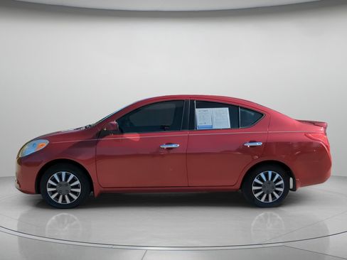 Used 2014 Nissan Versa SV FWD image 17