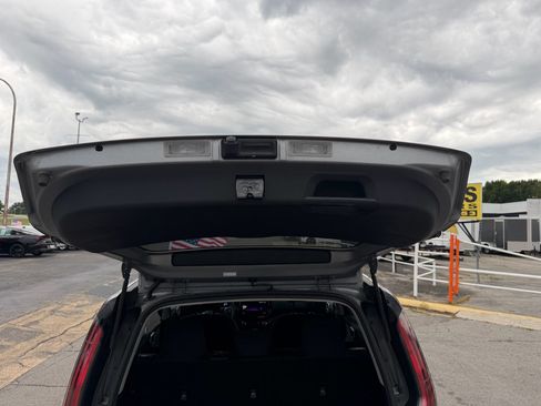 Used 2024 Kia Soul S FWD image 29