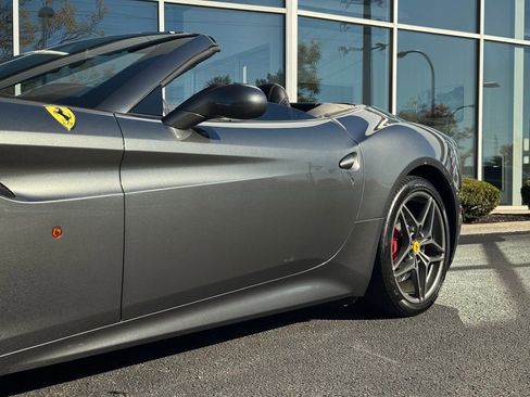 Used 2016 Ferrari California T image 19