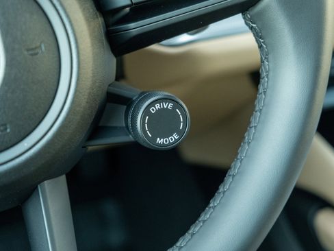 New 2026 Porsche Cayenne image 28