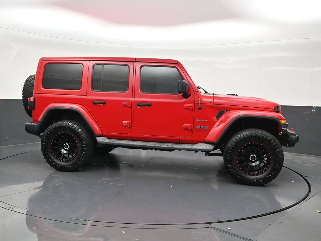 Used 2018 Jeep Wrangler Unlimited Sahara w/ LED Lighting Group AWD/4WD image 7