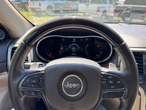 Used 2015 Jeep Grand Cherokee Overland image 48