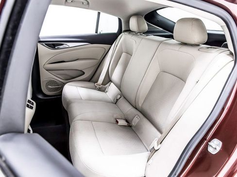 Used 2019 Buick Regal Preferred w/ Driver Confidence Package I image 30