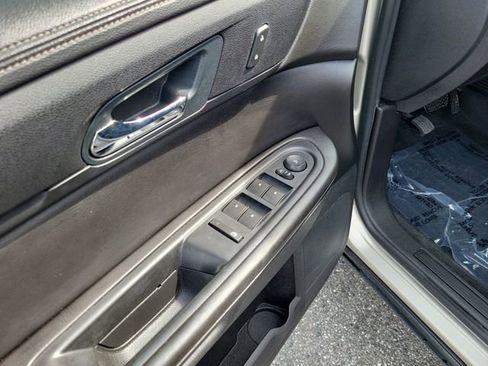 Used 2016 Chevrolet Traverse LT image 10