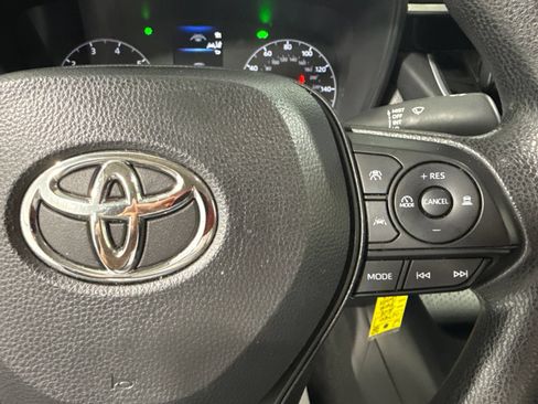 Used 2024 Toyota Corolla LE FWD image 29