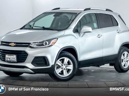 Used 2017 Chevrolet Trax LT w/ LT Convenience Package image 1
