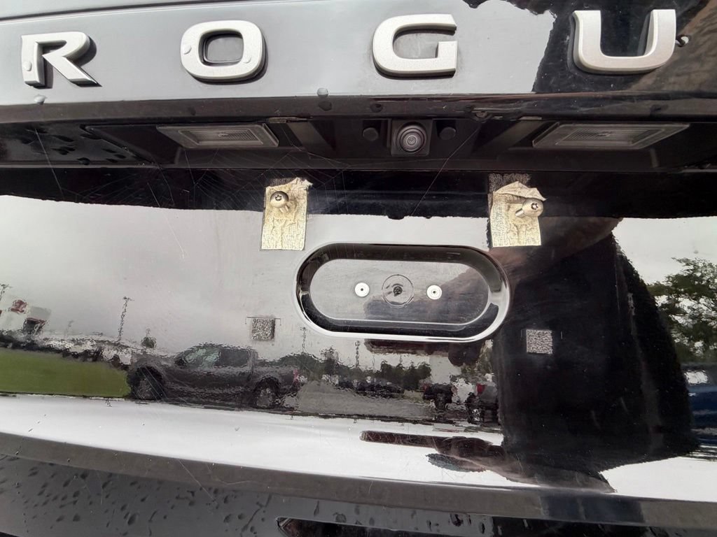 Used 2024 Nissan Rogue S AWD/4WD image 41