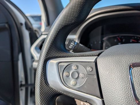 Used 2021 GMC Acadia SLE w/ Driver Convenience Package image 12